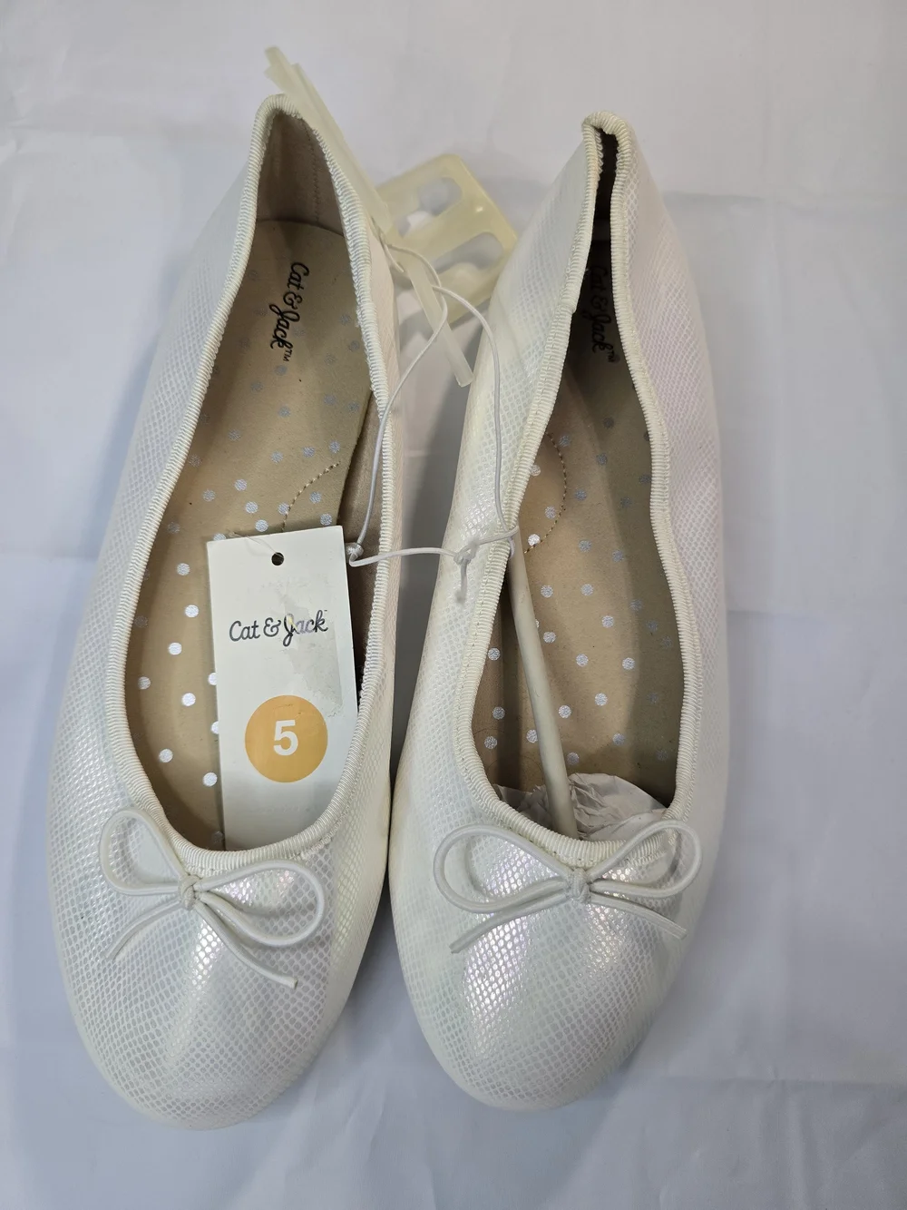 Cat & Jack Girls White Ballet Flats with Bow Trim
